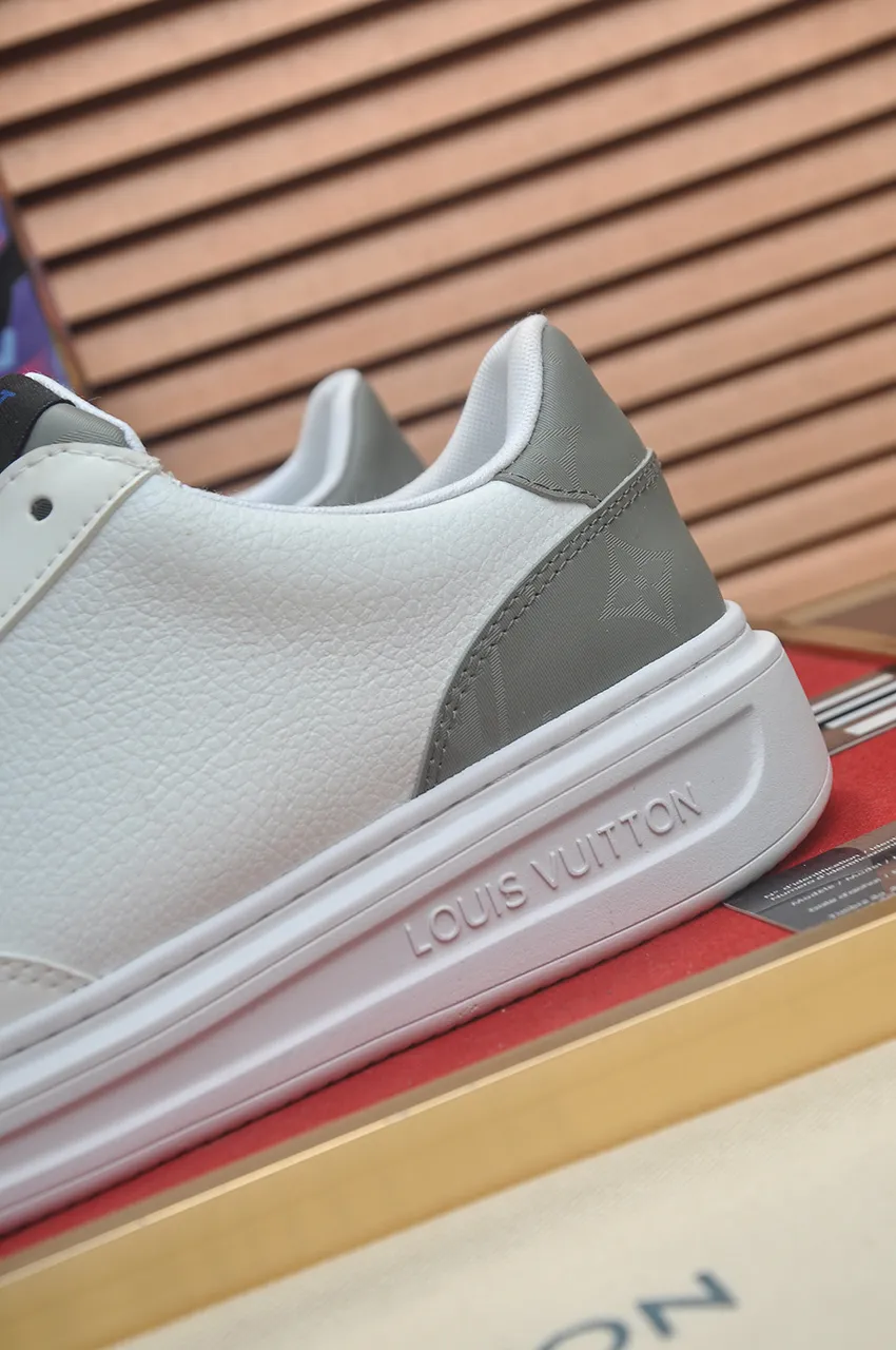 Men's shoes 💰540💶[LOUIS VUITTON] Original order price (water-dyed cowhide lining) new model 🍀LV Louis Vuitton * - top version of LV classic trendy shoes! Made of imported original cowhide, water-dyed cowhide lining, and original wear-resistant rubber outsole! High quality products! Code number 38-45 (45 is custom-made and cannot be returned or exchanged)